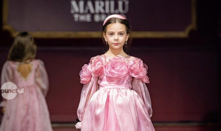 Angelina Andreea, fata deputatului Florin Buicu, pe podiumul Paris Fashion Week