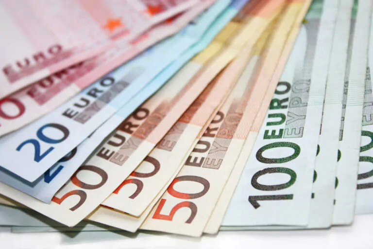 Micro-întreprinderile și firmele mici și mijlocii din domeniul IT pot obține între 500 de mii și 3 milioane de euro
