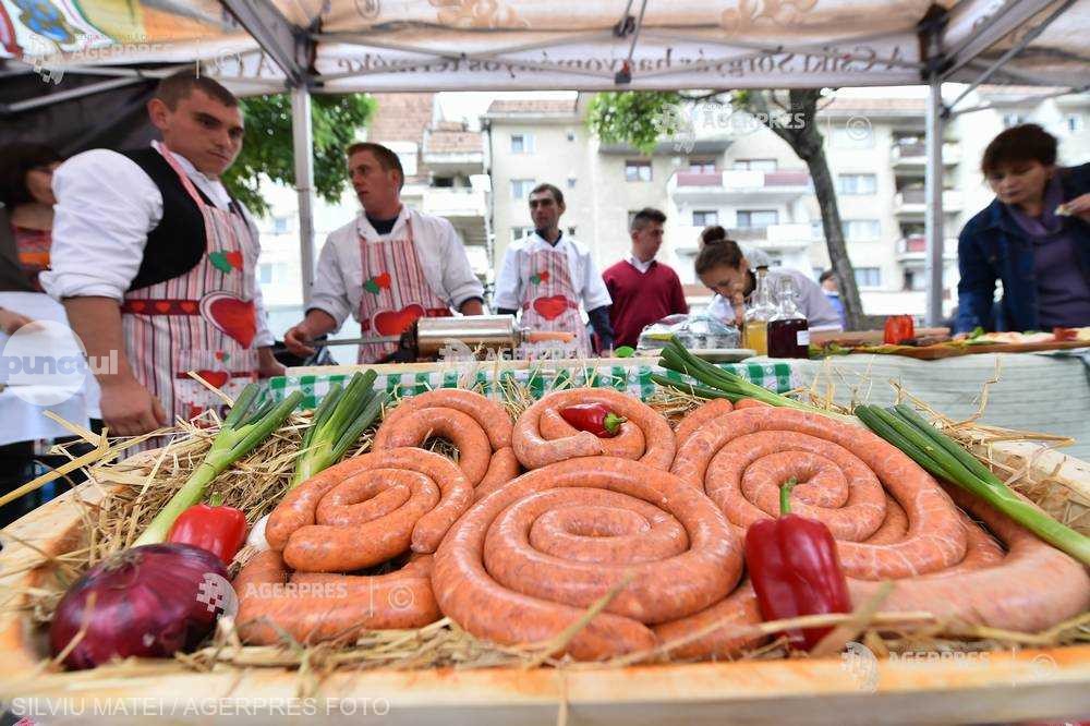 „Parada cârnaţilor”, la Castelul Mikes din Zăbala; 17 echipe înscrise