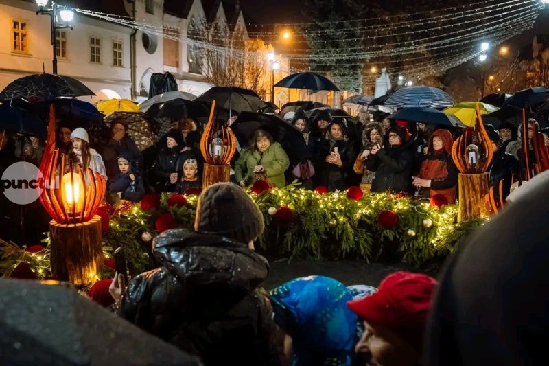 În prima duminică a Adventului, flacăra credinței a fost aprinsă și la Târgu Mureș