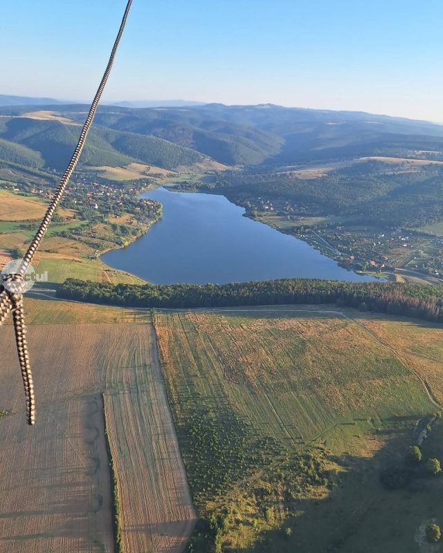 Trăiți magia toamnei… din înaltul cerului!