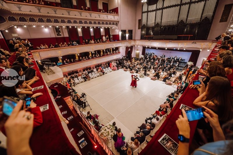 (Foto) O nouă ediție a Balului Palatului a avut loc la Târgu Mureș