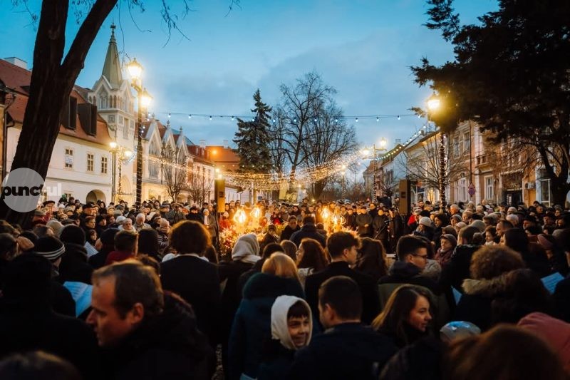 Târgu Mureș dă startul sărbătorilor cu aprinderea lumânărilor de Advent