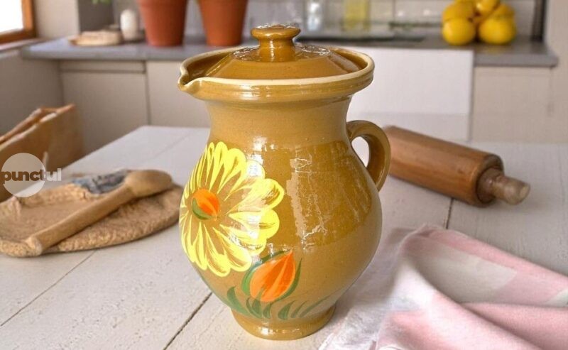 Ce se întâmplă dacă bei zilnic apă din borcan de lut – obicei vechi cu beneficii surprinzătoare