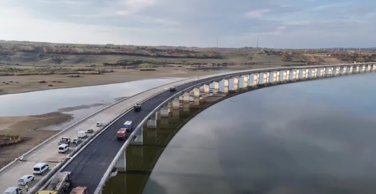 Autostrada Transilvania. Construcții Erbașu are peste 500 de muncitori și 300 de utilaje pe șantierul segmentului Suplacu de Barcău – Chiribiș