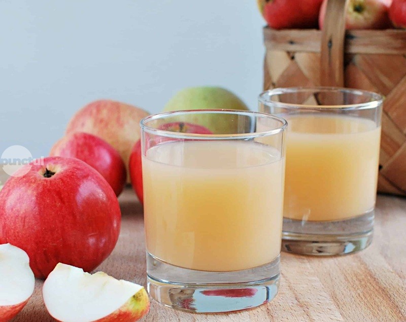 Sucul de măr copt, aliatul ficatului și stomacului sensibil