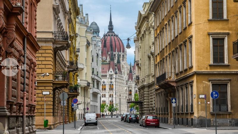 Românii sunt printre primii cumpărători de apartamente în Ungaria