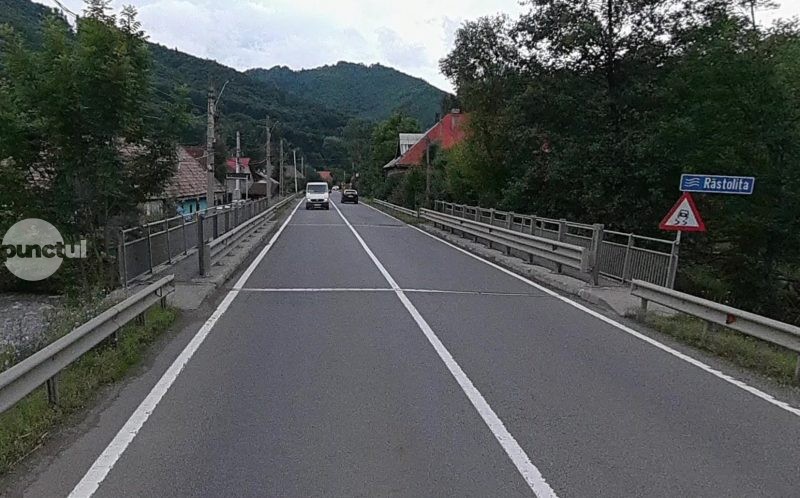 Comunitatea din Răstolița cere intervenție imediată: „Nu mai așteptăm următorul accident!”