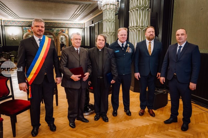 Fibula de la Suseni acordată pentru trei personalități ale județului Mureș