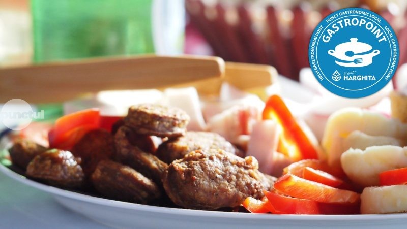 Punctul Gastronomic Local „Vatra Strămoșească” din Sărmaș, Harghita vă așteaptă cu bucate tradiționale
