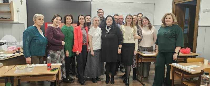 Profesorii de religie din Mureș și Alba reuniți într-un curs inovator