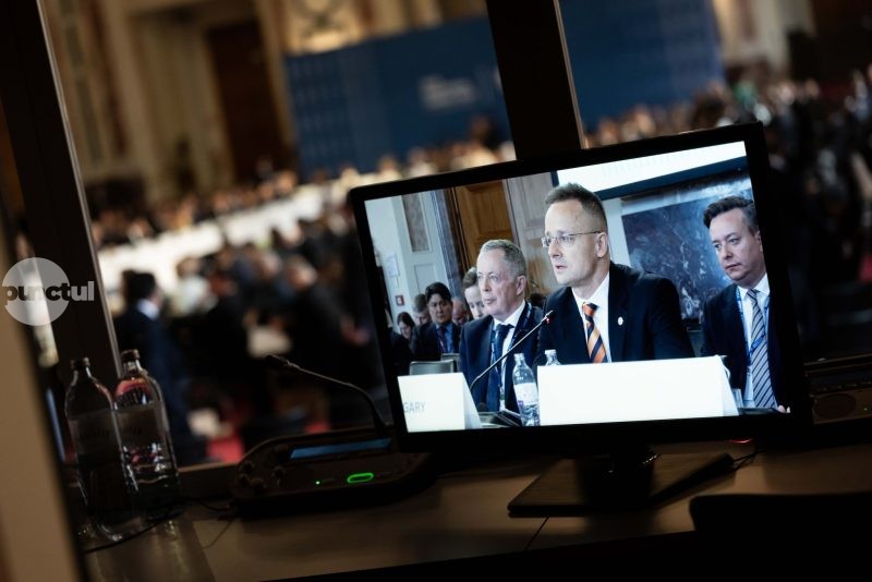 Péter Szijjártó: Politica pro-război, pro-migraţie şi pro-gender a izolat Europa