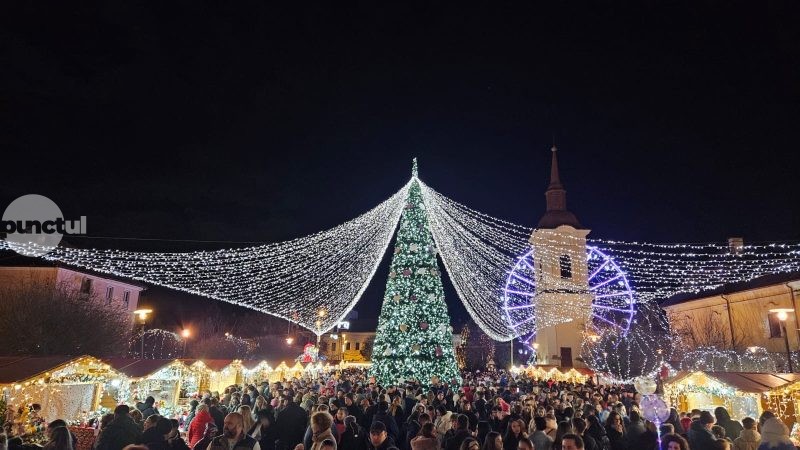 Târgu Mureș a aprins luminile sărbătorilor și a deschis oficial Târgul de Crăciun
