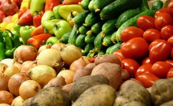Zeci de tone de legume și fructe turcești, vândute drept produse românești în supermarket