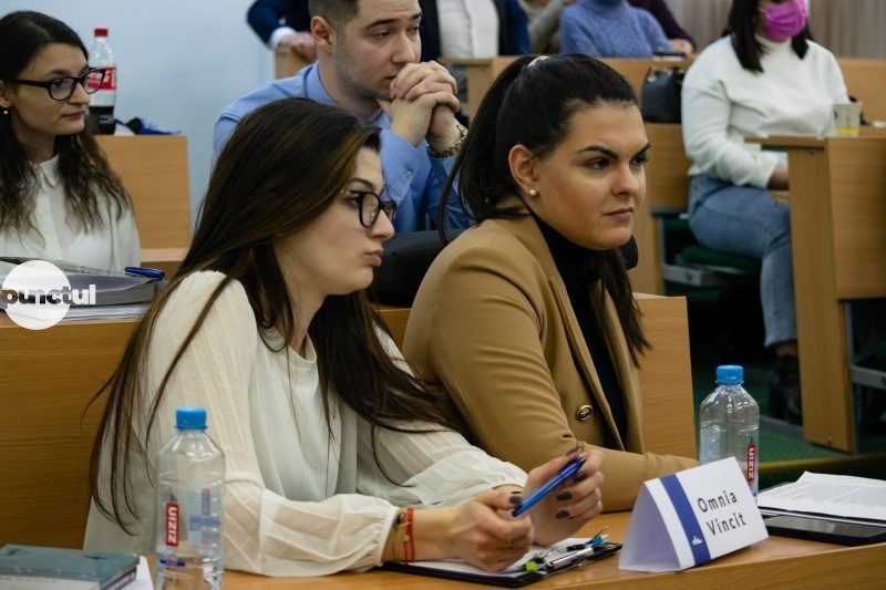 Doar o treime dintre studenți își plătesc singuri chiria. Restul se bazează pe părinți sau bursă