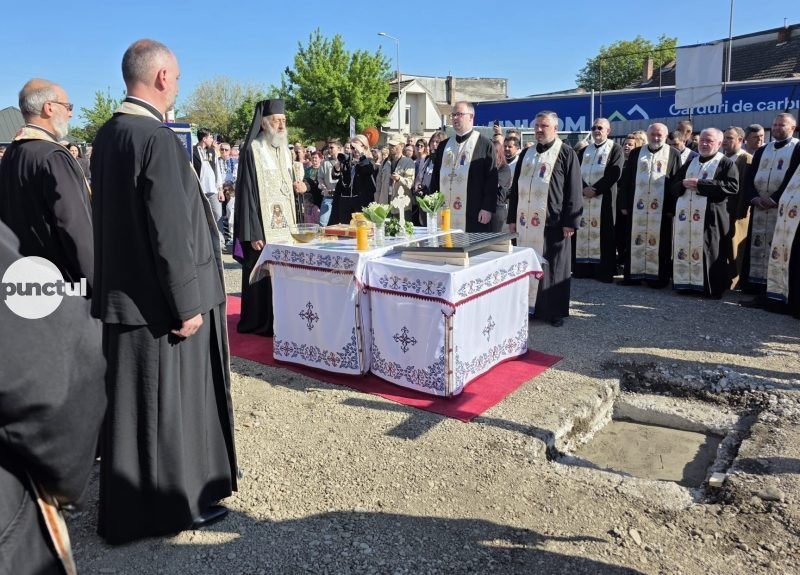 Arhiepiscopul Irineu a pus piatra de temelie a noii biserici din parohia Târgu Mureș IX
