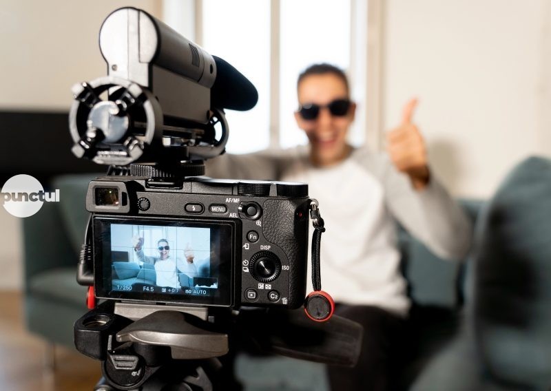 Guvernul face un pas înapoi cu influencerii. Vor fi scutiți de RO e-Factura pentru drepturi de autor