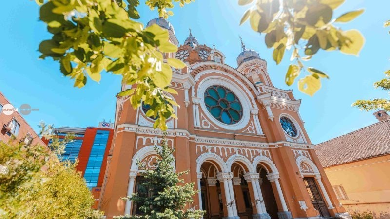 Sinagoga, o bijuterie arhitecturală de 125 de ani a Târgu Mureșului, intră în restaurare