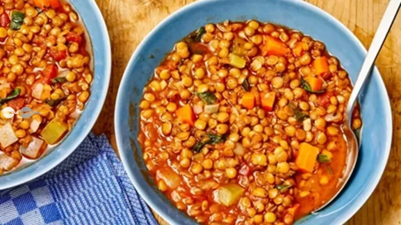 Supă de linte cu legume și spanac, pentru o masă caldă și sățioasă
