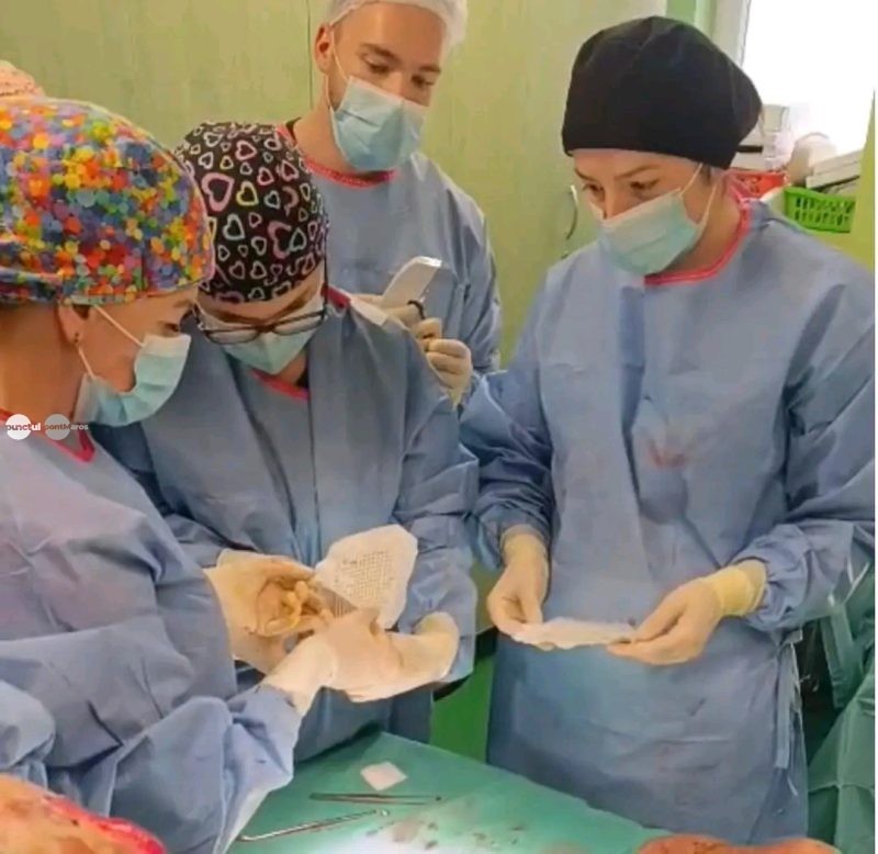 Replantare de mână realizată la Târgu Mureș pentru un bărbat de 33 de ani