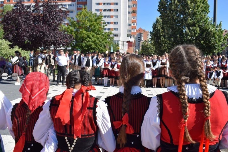 Ziua portului popular secuiesc şi Ziua celor o mie de fete secuience, în acest weekend la Miercurea-Ciuc