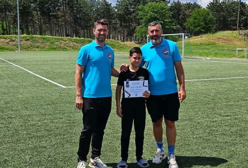Szep Roland, din Fântânele, a câștigat categoria U9 la „Bătălia Portarilor” de la Piatra Neamț