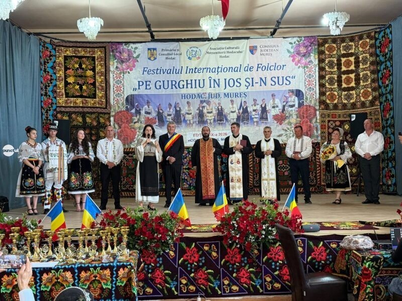 Cântec, joc și voie bună la cea de-a IX-a ediție a Festivalului de Folclor „Pe Gurghiu în jos și-n sus”, la Hodac