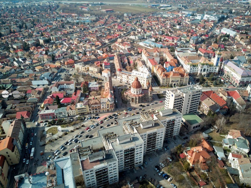 Piața imobiliară din Mureș încetinește, dar prețurile apartamentelor nu dau semne de scădere