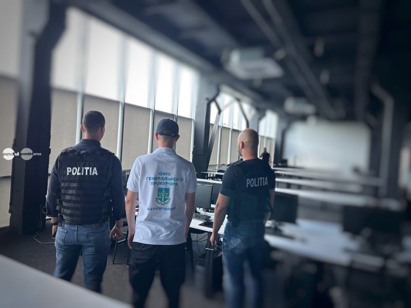 Polițiștii din Mureș implicați într-o acțiune internațională soldată cu percheziții la sedii de call-center privind infracțiuni de înșelăciune