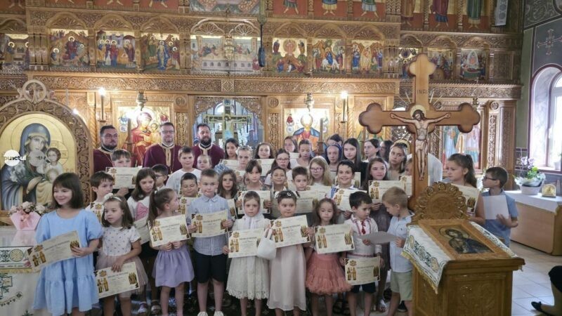 75 de copii au participat la Școala de vară organizată în cartierul Dâmbu Pietros
