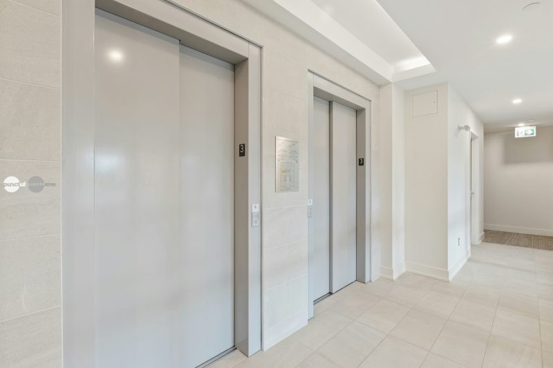 Blocurile vechi ar putea primi lift gratuit. Există însă câteva limitări