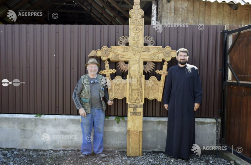 Tezaurul Uman Viu, Petruţ Chirteş, singurul din Transilvania care mai sculptează troiţe