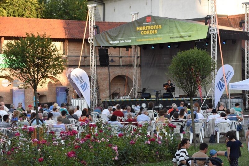 Nume legendare pe scena celei de-a 21-a ediţii a Festivalului Internaţional de Chitară Harmonia Cordis