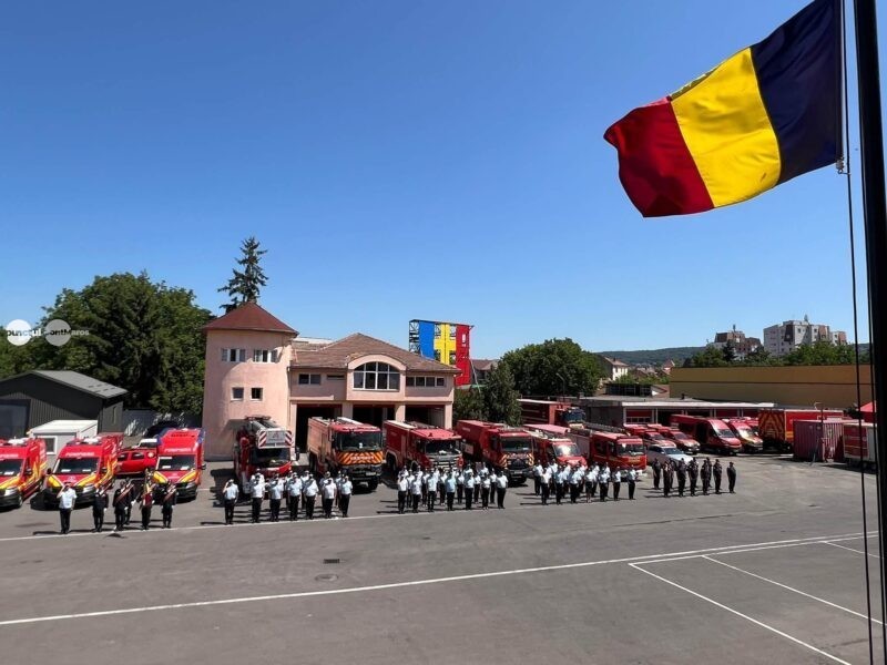 Cadre militare ale ISU Mureș, înaintate în grad în cadrul unei ceremonii oficiale