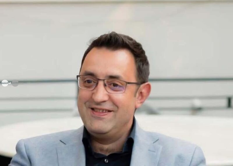 Managerul Spitalului din Sighișoara, Dan Ștefan Sîmpălean, refuză s-o reangajeze pe fosta directoare economică, deși aceasta are de partea ei o sentință judecătorească executorie