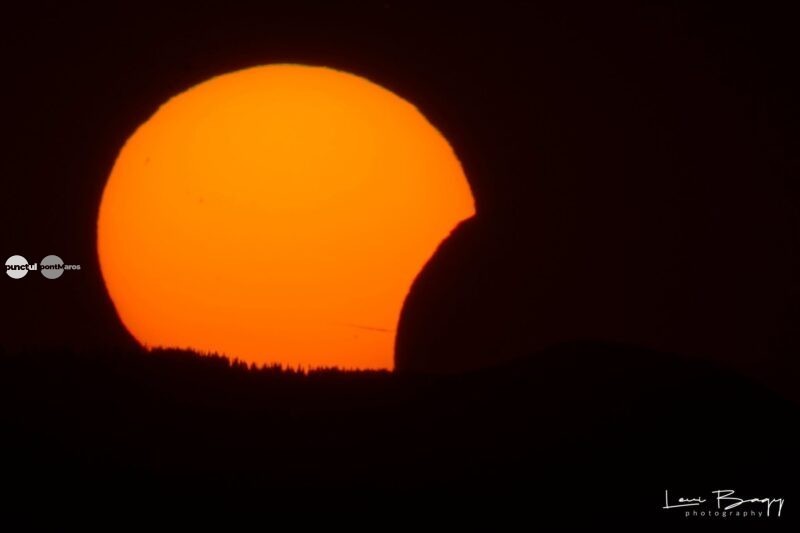 Eclipsă parțială de Soare, surprinsă spectaculos în județul Mureș
