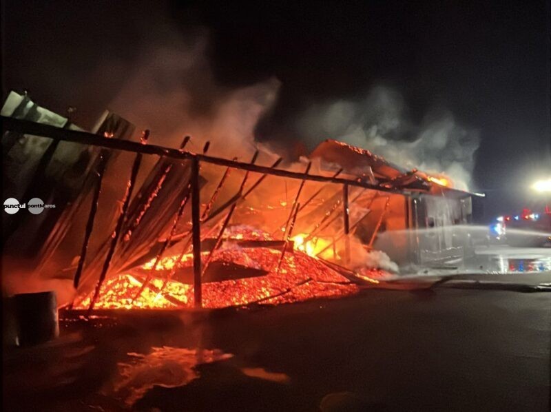 Apă furnizată după program în Fântânele, după incendiul de la Bălăușeri. Rețeaua de distribuție, puternic dezechilibrată
