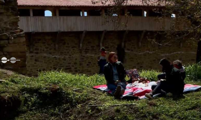 Coşuri cu alimente, pregătite pentru turişti la picnicul cultural Gustul Cetăţii, la Săptămâna Haferland 2026