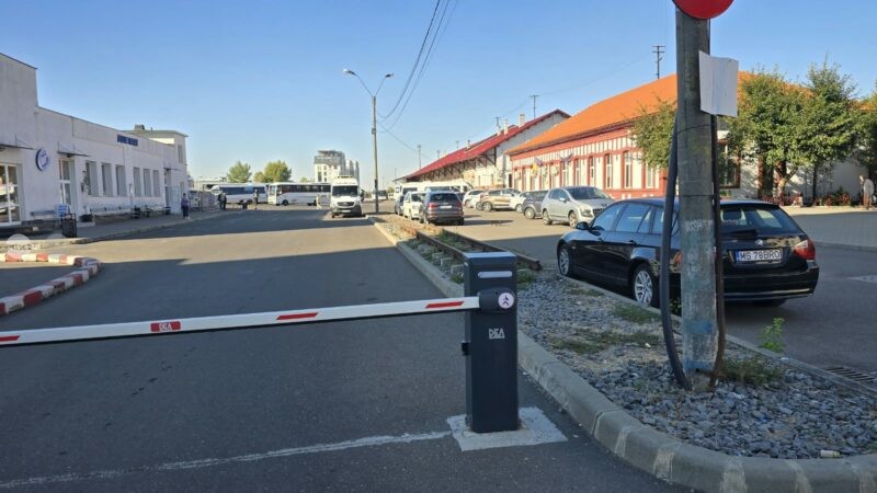 Dacă ajungi cu trenul sau autobuzul la Târgu Mureș, ești fiul ploii!