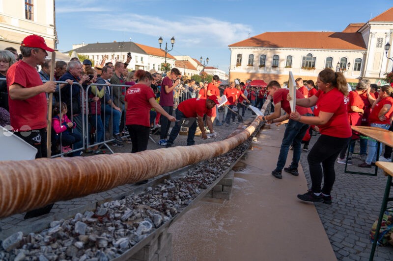 Festivalul Kürtőskalács revine la Sfântu Gheorghe. Trei zile dedicate celebrului cozonac secuiesc