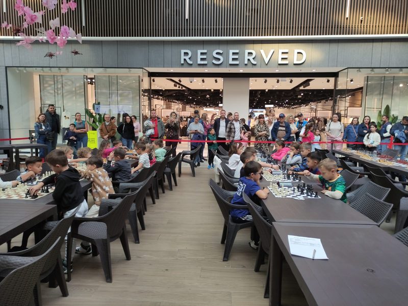 Concurs de șah la Shopping City Târgu-Mureș, de Ziua Mondială a Educației