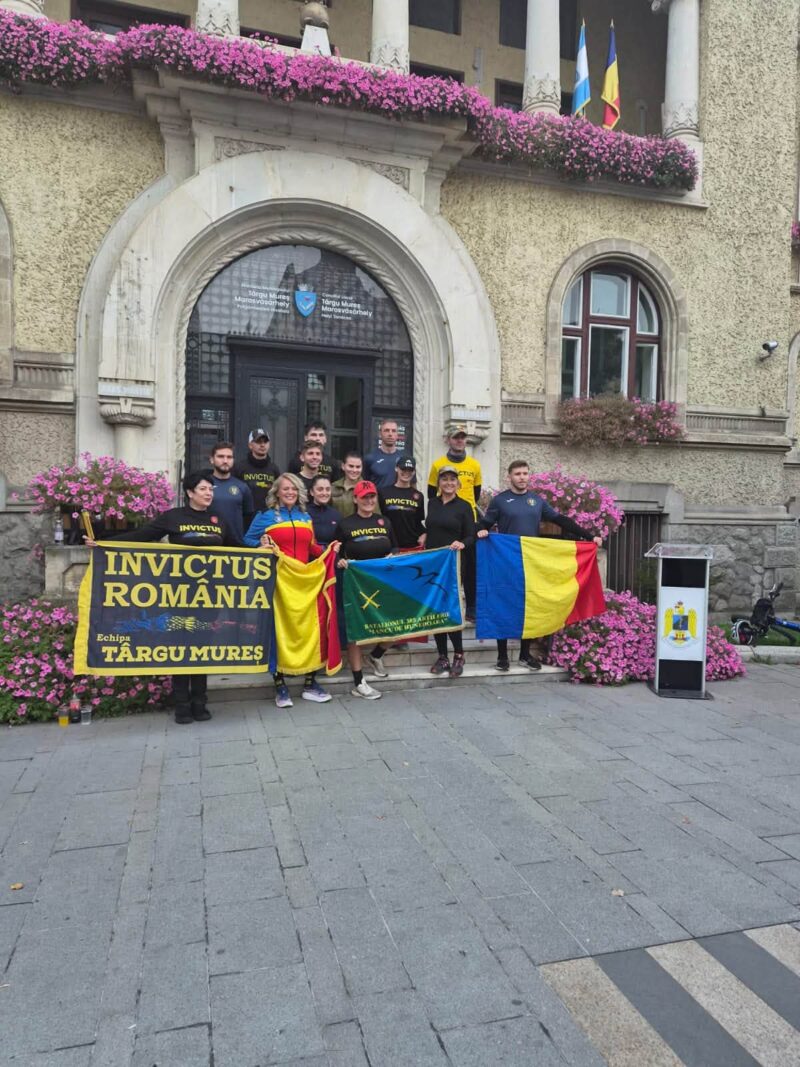 O mamă și cei doi fii ai săi au purtat Ștafeta Veteranilor Invictus de la Odorheiu Secuiesc la Târgu Mureș