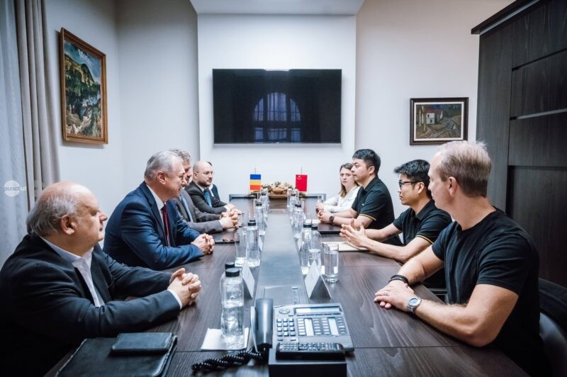 Gigantul chinez Unitree Robotics, producător de roboți umanoizi, analizează oportunități de investiții în județul Mureș