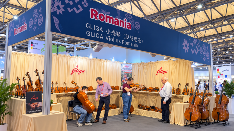 De la Reghin la Shanghai: Gliga sărbătorește 35 de ani de tradiție în fabricarea instrumentelor muzicale