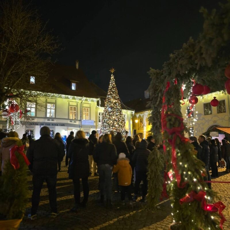 Târgul de Crăciun din Sighișoara se va desfășura între 14 decembrie și 3 ianuarie. Comercianții sunt invitați să se înscrie
