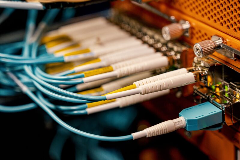 Internetul din Mureș, între cele mai lente din țară: 167 Mbps la download fix